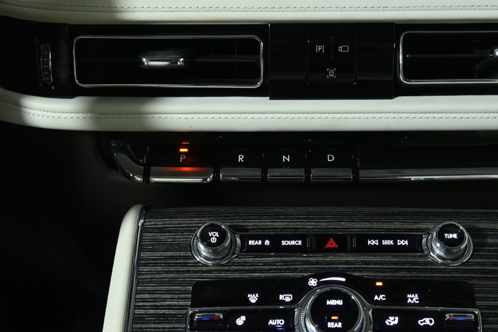 Used 2024 Lincoln Aviator Black Label AWD/4WD image 22
