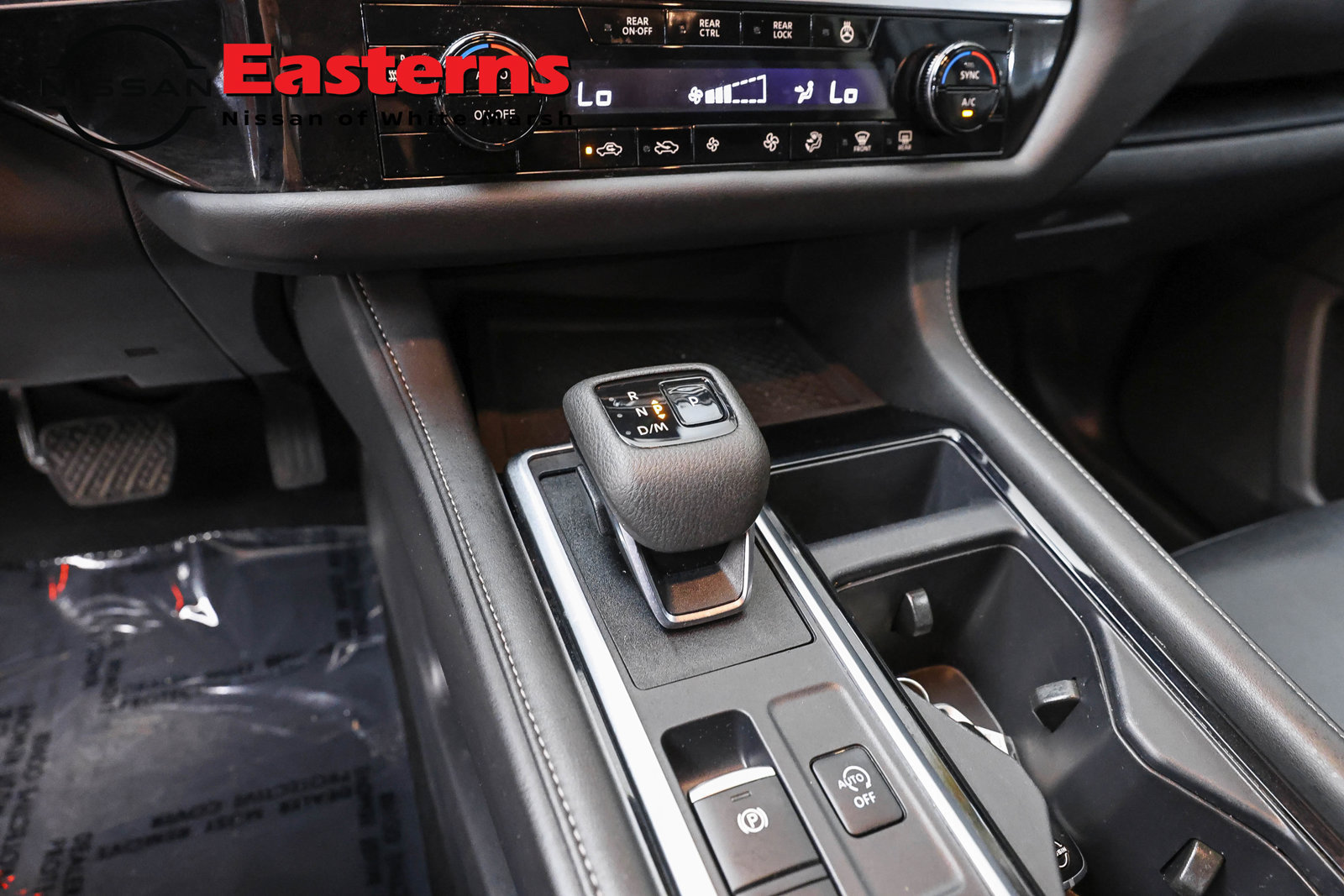 Used 2024 Nissan Pathfinder SL AWD/4WD image 13