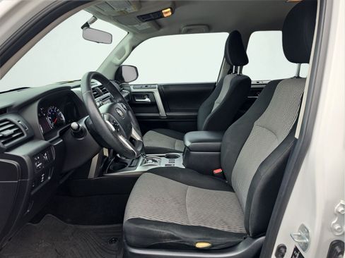Used 2014 Toyota 4Runner SR5 w/ Convenience Package AWD/4WD image 10