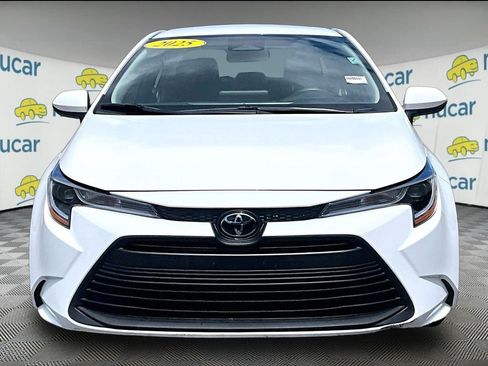 Used 2025 Toyota Corolla LE FWD image 2