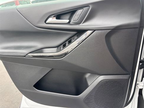 Used 2026 Chevrolet Equinox LT image 24