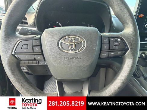 Certified 2025 Toyota Sienna LE FWD image 16