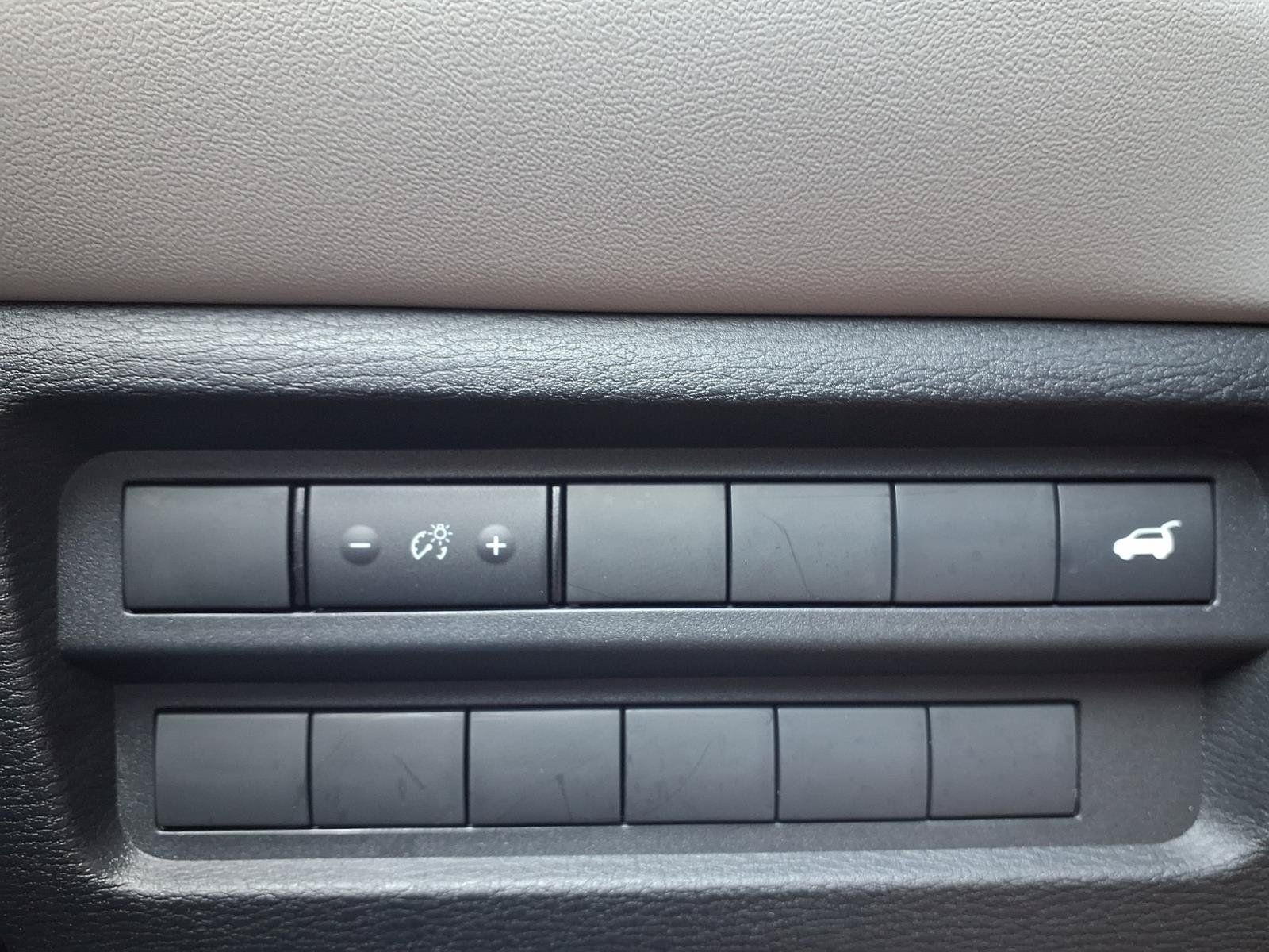 Used 2025 Mitsubishi Outlander SE FWD image 17