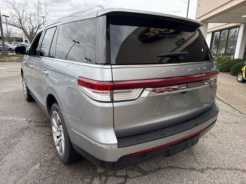 Used 2023 Lincoln Navigator Reserve image 12