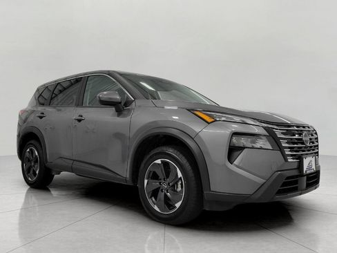 Certified 2025 Nissan Rogue SV image 33
