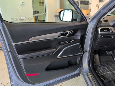 Used 2022 Kia Telluride SX w/ SX Prestige Package image 8
