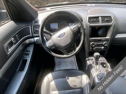 Used 2018 Ford Explorer XLT w/ Equipment Group 202A AWD/4WD image 5