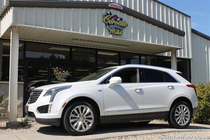 Used 2017 Cadillac XT5 Platinum w/ Driver Assist Package AWD/4WD image 3