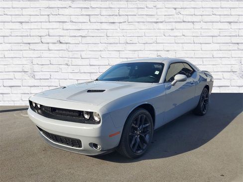 Used 2021 Dodge Challenger SXT w/ Blacktop Package image 4
