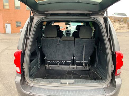Used 2015 Dodge Grand Caravan SE image 10