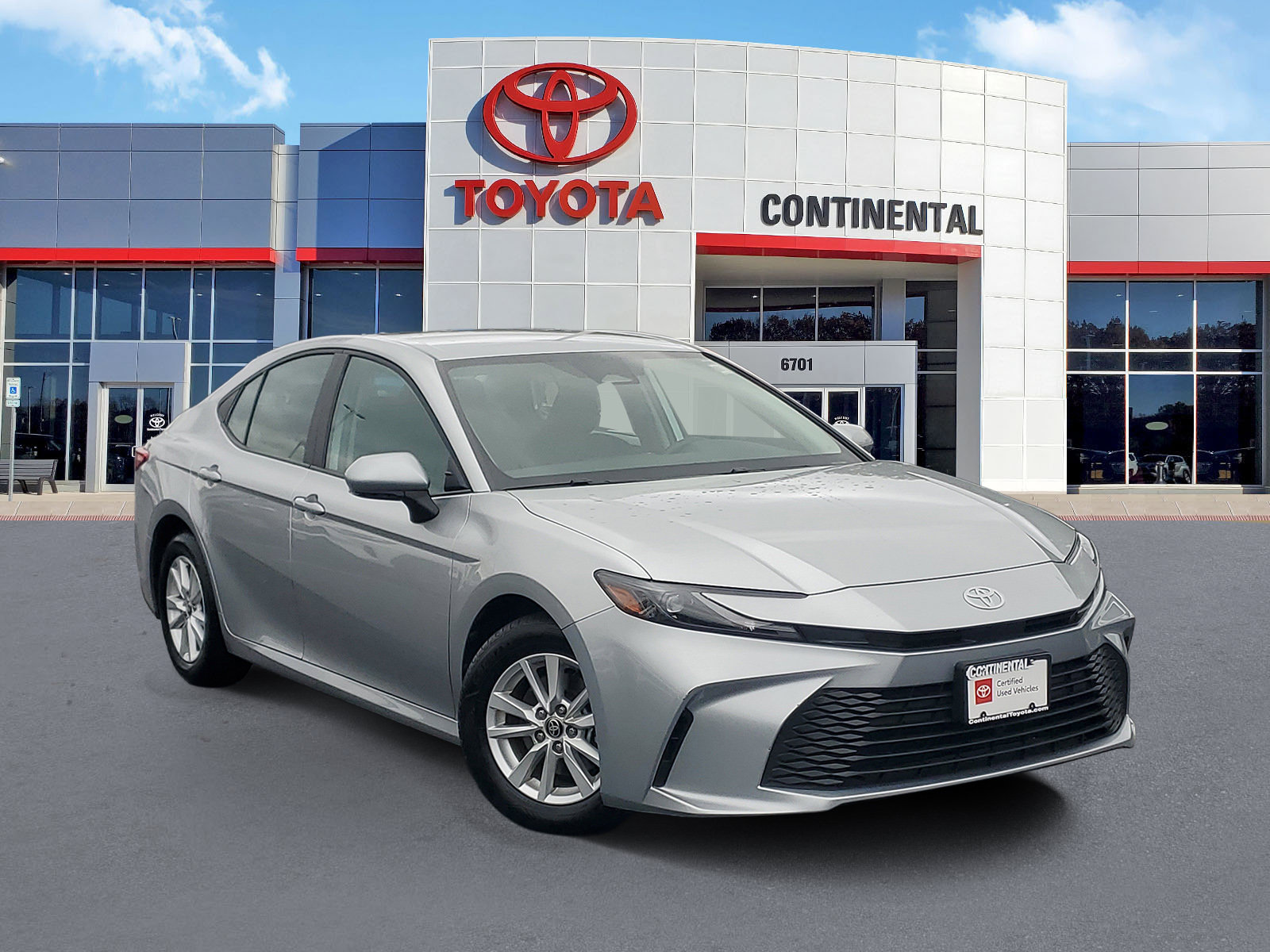 Certified 2025 Toyota Camry LE FWD image 2