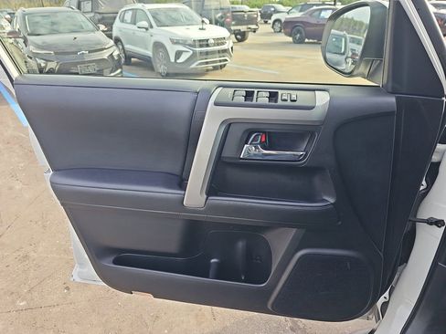 Used 2021 Toyota 4Runner SR5 Premium image 30