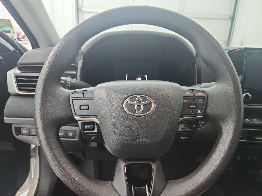 Used 2025 Toyota Camry LE FWD image 24