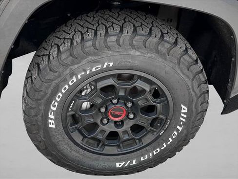 Used 2023 Toyota Tundra SR5 w/ SR5 Convenience Package AWD/4WD image 9