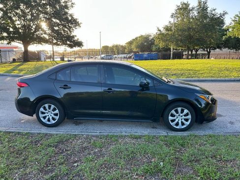 Used 2021 Toyota Corolla LE image 6
