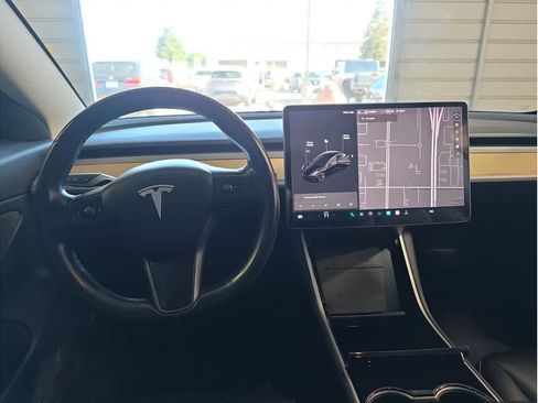 Used 2018 Tesla Model 3 Long Range image 17