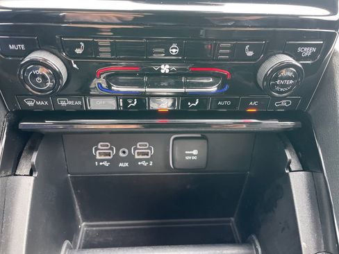 Certified 2023 Jeep Grand Cherokee Limited AWD/4WD image 54
