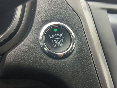 Used 2020 Ford Fusion SE image 20