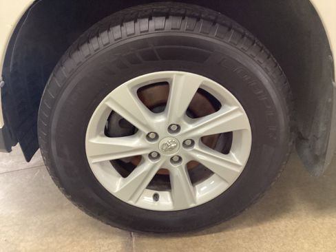 Used 2013 Toyota Highlander SE image 10