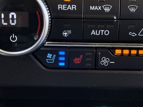 Used 2020 Ford Expedition XLT w/ Equipment Group 202A RWD image 22