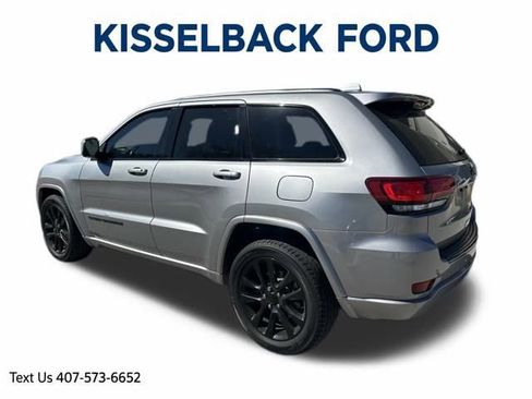 Used 2017 Jeep Grand Cherokee Altitude image 5