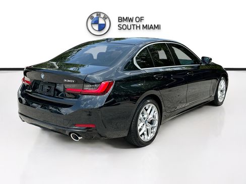 Used 2025 BMW 330i Sedan w/ M Sport Package RWD image 7