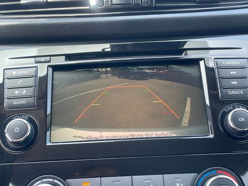 Used 2021 Nissan Rogue Sport S image 24