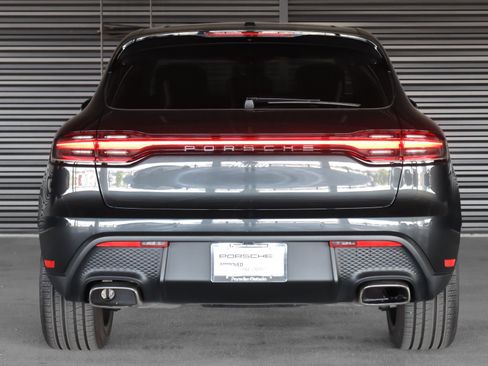 Used 2026 Porsche Macan AWD/4WD image 9