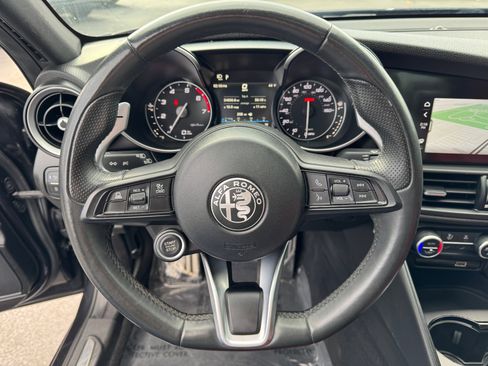 Used 2022 Alfa Romeo Giulia Veloce image 18