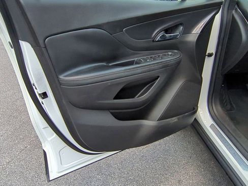 Used 2021 Buick Encore Preferred w/ Safety Package image 11