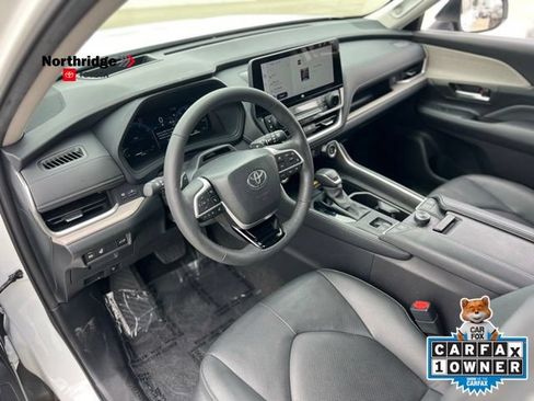 Used 2024 Toyota Grand Highlander AWD image 14