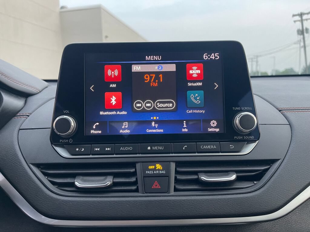 Used 2022 Nissan Altima 2.5 SR FWD image 9