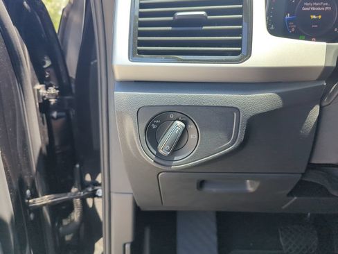 Used 2023 Volkswagen Atlas Cross Sport SE w/ Panoramic Sunroof Package FWD image 20