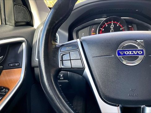 Used 2017 Volvo XC60 T5 Inscription w/ Preferred Option Package FWD image 26