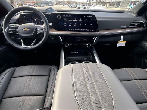 New 2026 Chevrolet Suburban High Country image 14