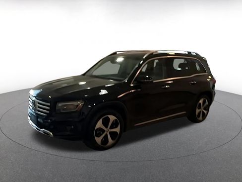 Used 2025 Mercedes-Benz GLB 250 image 8