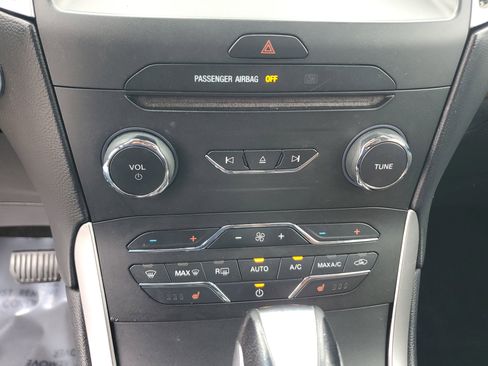 Used 2018 Ford Edge SEL w/ Equipment Group 201A image 25