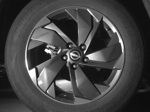 Used 2025 Nissan Rogue SV image 15