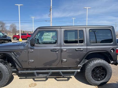 Used 2024 Jeep Wrangler Unlimited Sport AWD/4WD image 8