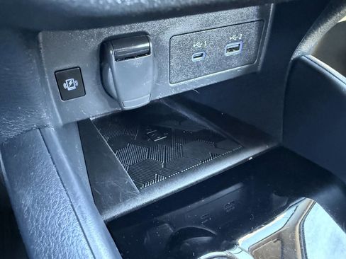 Used 2024 Nissan Versa SR w/ Trunk Package image 15