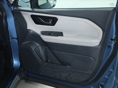 Certified 2025 Subaru Forester Limited w/ Popular Package #1 image 30