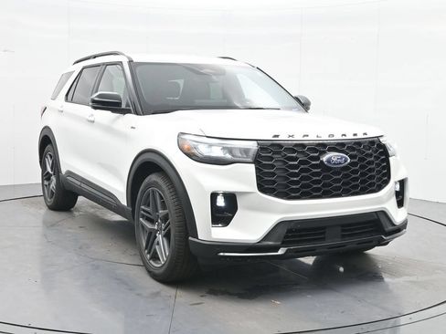 New 2026 Ford Explorer ST-Line w/ ST-Line Street Pack RWD image 4