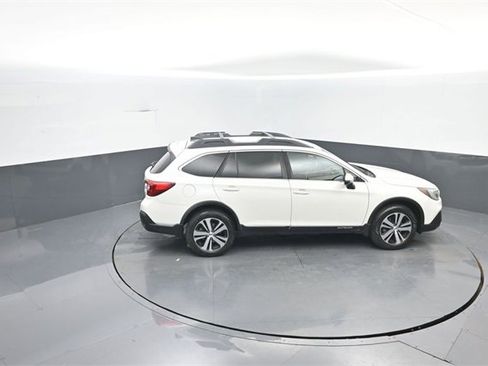 Used 2018 Subaru Outback 2.5i Premium image 24