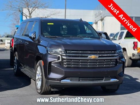 Used 2023 Chevrolet Suburban Premier image 1