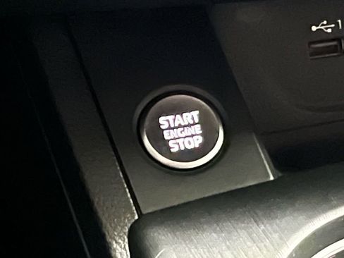 Used 2019 Audi A4 2.0T Premium image 13