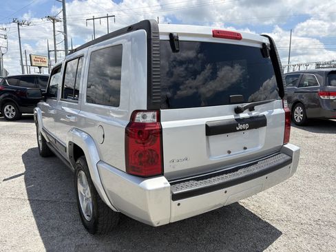 Used 2008 Jeep Commander Sport image 9