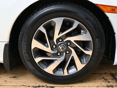 Used 2018 Honda Civic EX image 17