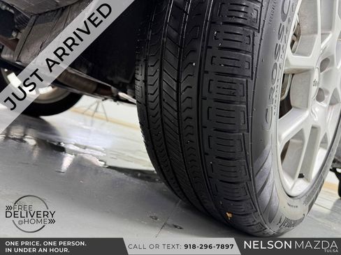 Used 2023 Jeep Renegade Latitude AWD/4WD image 10