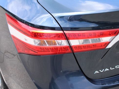 Used 2015 Toyota Avalon XLE Touring FWD image 10