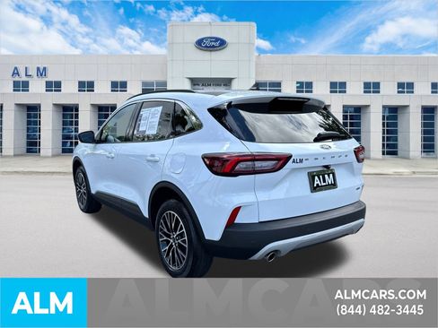 Used 2023 Ford Escape SE image 9